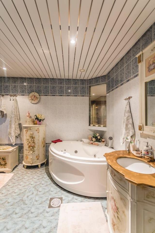 Апартаменти Raua 13 Тарту Екстер'єр фото